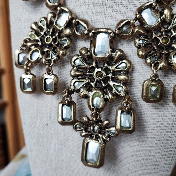 Banana Republic Dramatic Brass Clear Rhinestone Statement Necklace - Picture 8 of 11